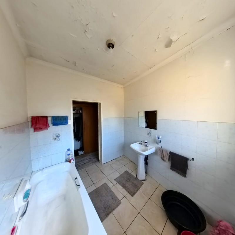 5 Bedroom Property for Sale in Birchleigh Gauteng