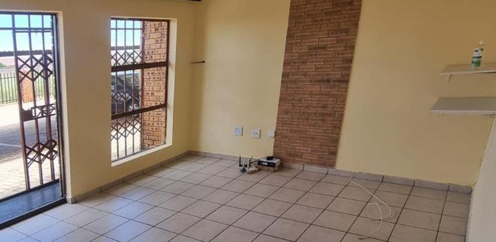 2 Bedroom Property for Sale in Dawn Park Gauteng