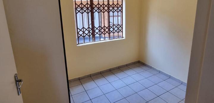 2 Bedroom Property for Sale in Dawn Park Gauteng