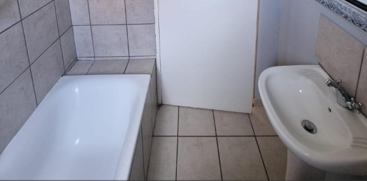2 Bedroom Property for Sale in Dawn Park Gauteng