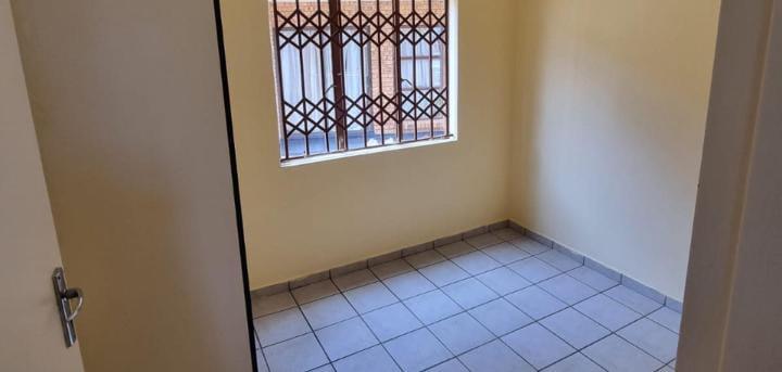2 Bedroom Property for Sale in Dawn Park Gauteng