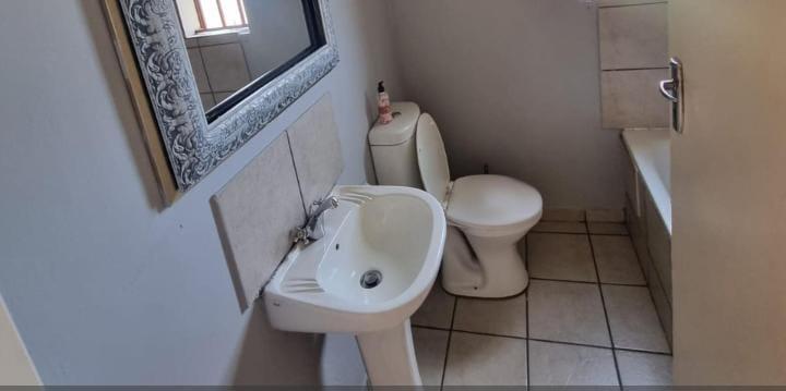 2 Bedroom Property for Sale in Dawn Park Gauteng