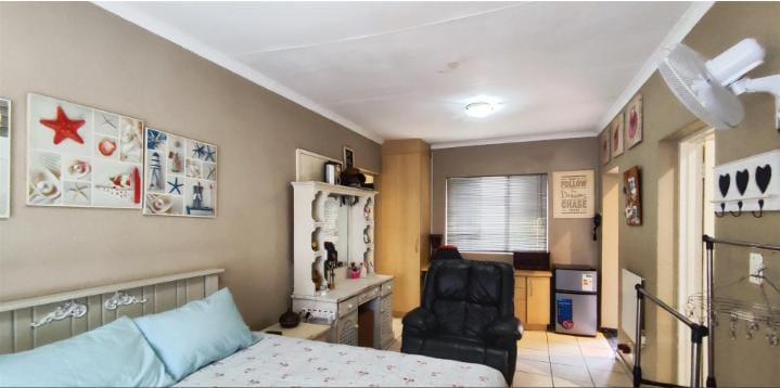 8 Bedroom Property for Sale in Van Riebeeck Park Gauteng