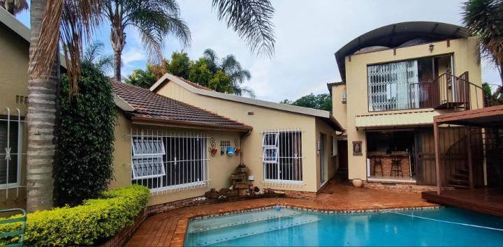 8 Bedroom Property for Sale in Van Riebeeck Park Gauteng