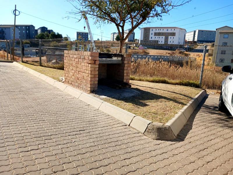 2 Bedroom Property for Sale in Fleurhof Gauteng