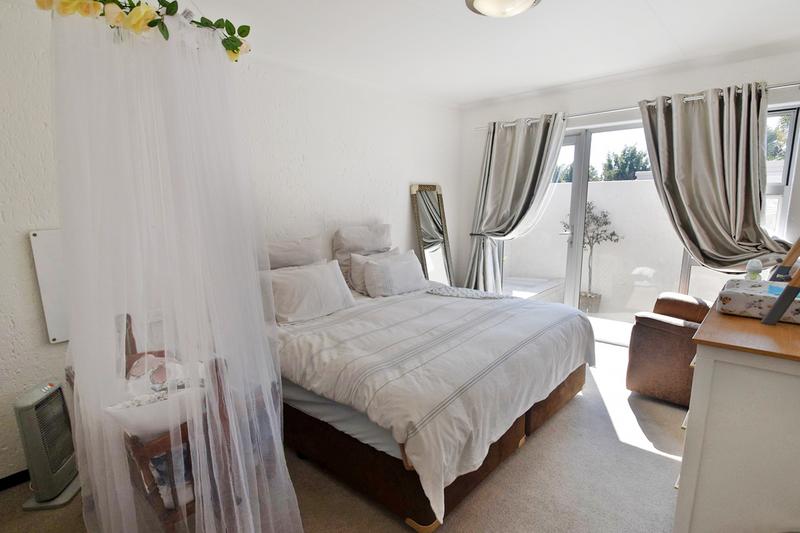 To Let 2 Bedroom Property for Rent in Morningside Gauteng