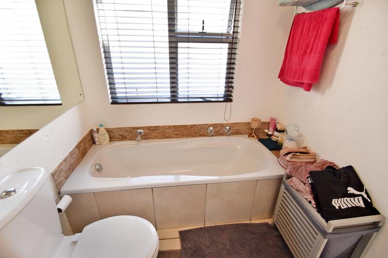 To Let 2 Bedroom Property for Rent in Morningside Gauteng