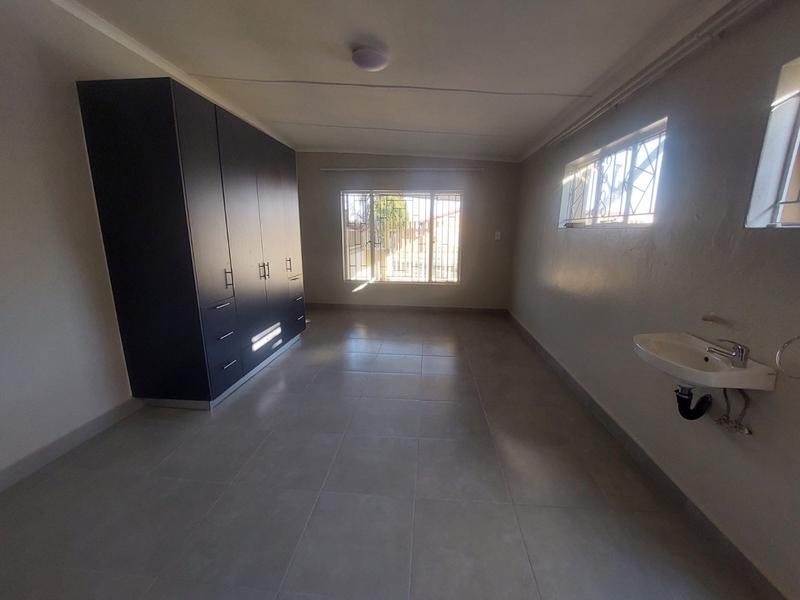 To Let 2 Bedroom Property for Rent in Laudium Gauteng