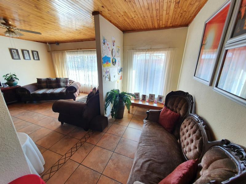 3 Bedroom Property for Sale in Dorandia Gauteng