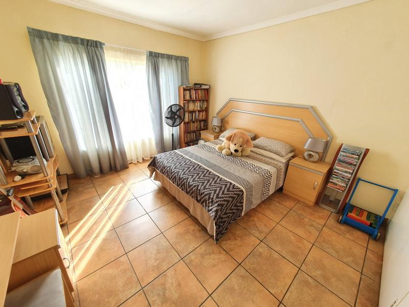 3 Bedroom Property for Sale in Dorandia Gauteng