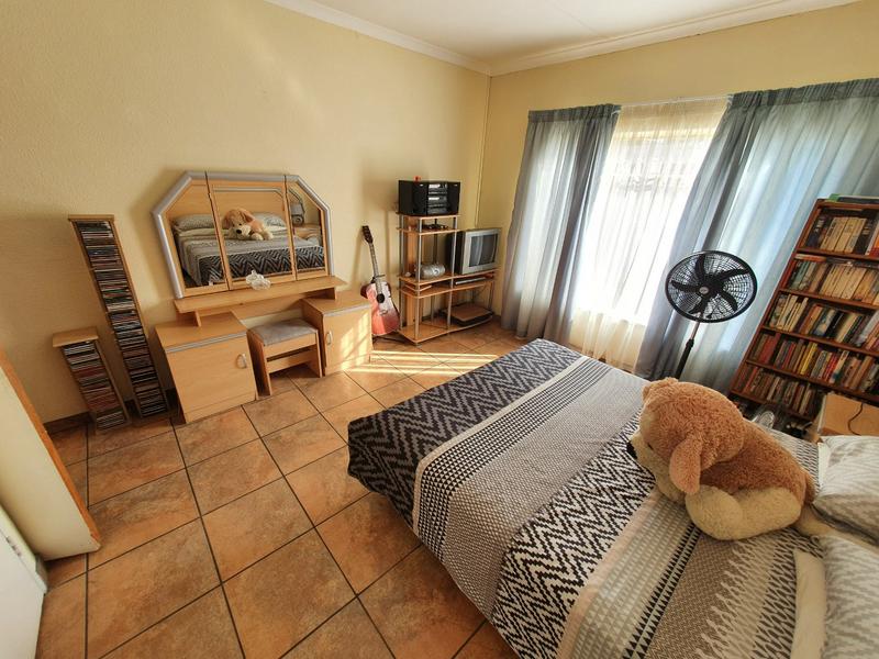 3 Bedroom Property for Sale in Dorandia Gauteng