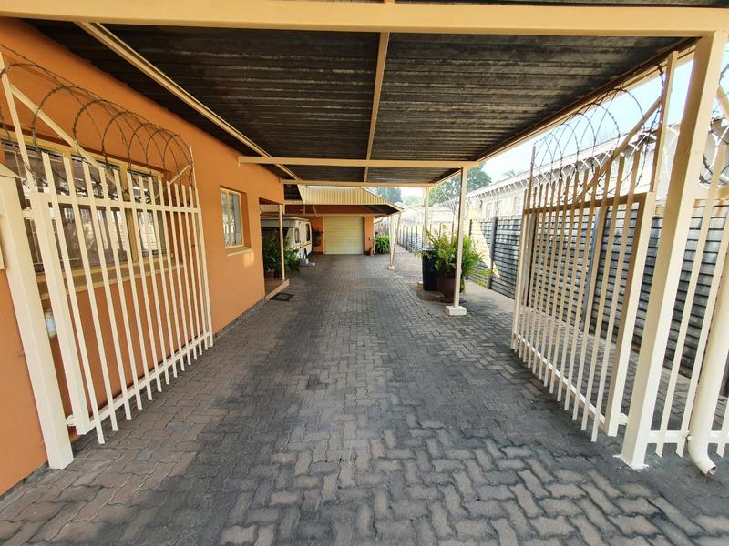 3 Bedroom Property for Sale in Dorandia Gauteng
