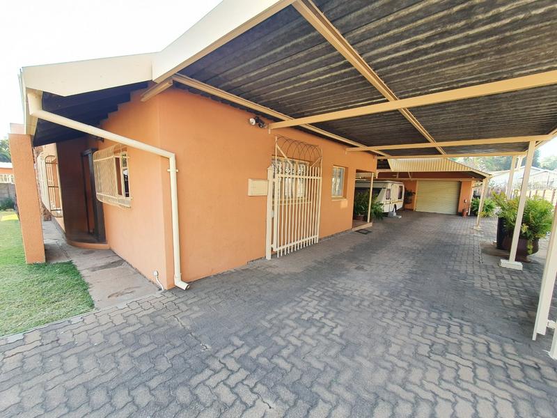 3 Bedroom Property for Sale in Dorandia Gauteng