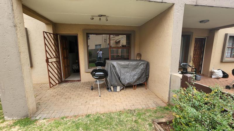 2 Bedroom Property for Sale in Lakefield Gauteng