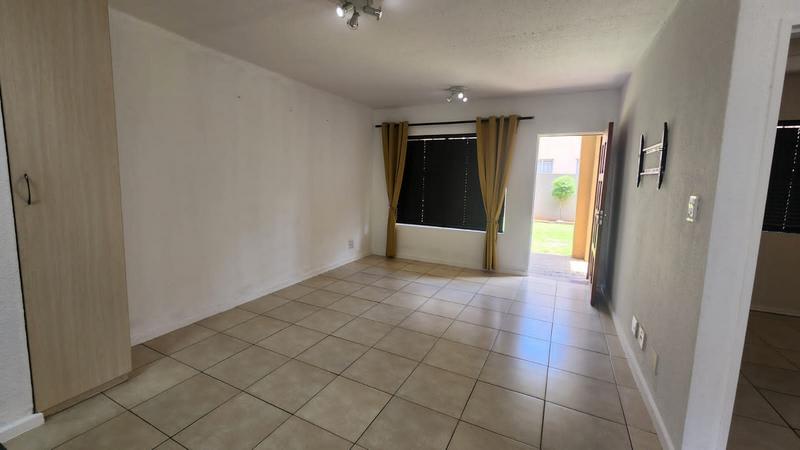 2 Bedroom Property for Sale in Lakefield Gauteng