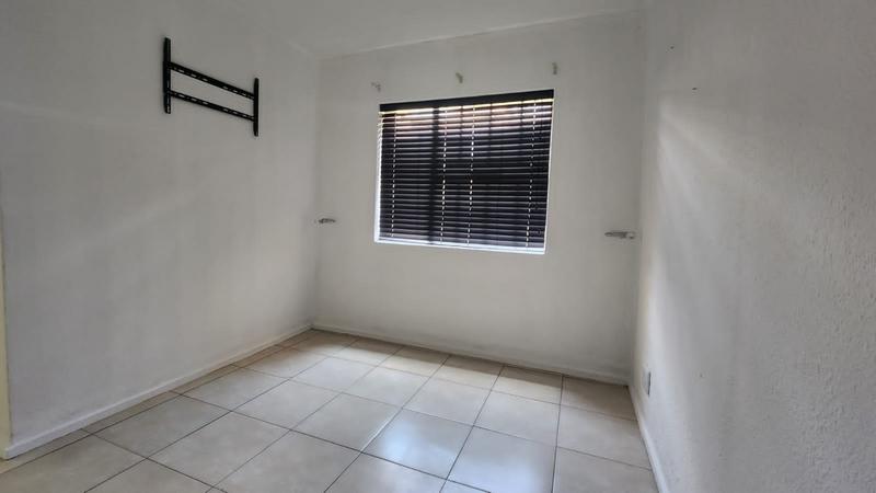 2 Bedroom Property for Sale in Lakefield Gauteng