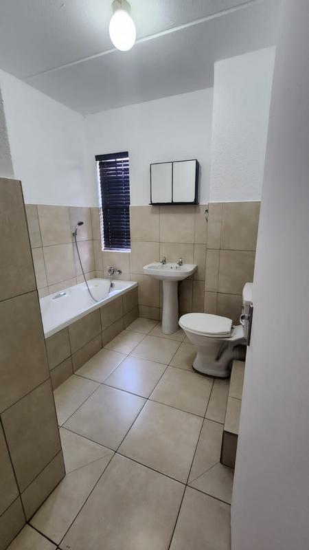 2 Bedroom Property for Sale in Lakefield Gauteng