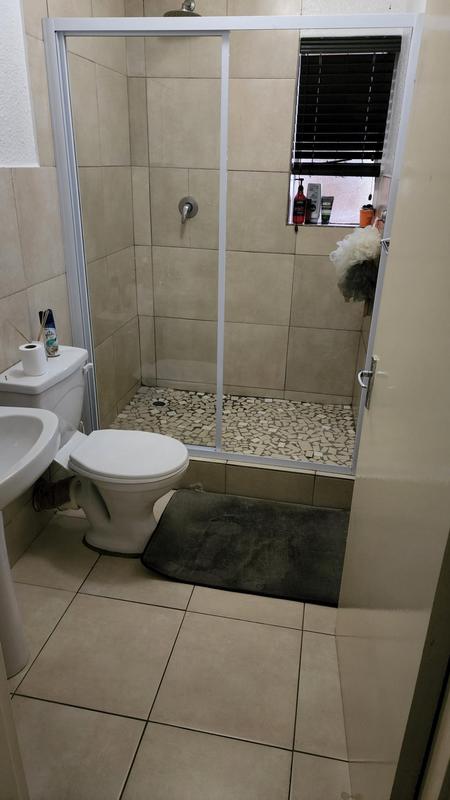 2 Bedroom Property for Sale in Lakefield Gauteng