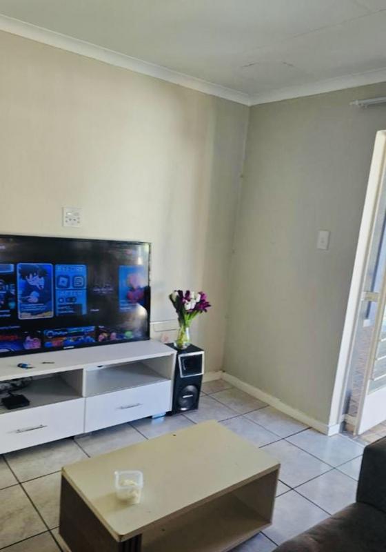 To Let 1 Bedroom Property for Rent in Cyrildene Gauteng