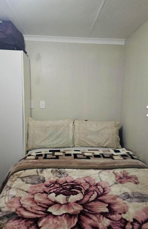 To Let 1 Bedroom Property for Rent in Cyrildene Gauteng
