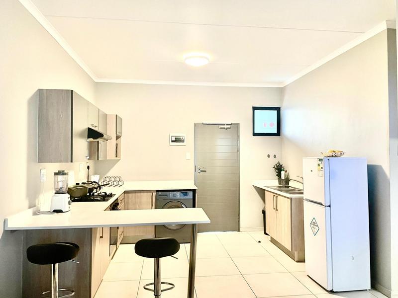 To Let 2 Bedroom Property for Rent in Midridge Park Gauteng