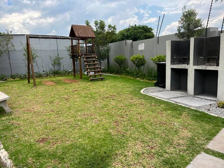 To Let 2 Bedroom Property for Rent in Midridge Park Gauteng