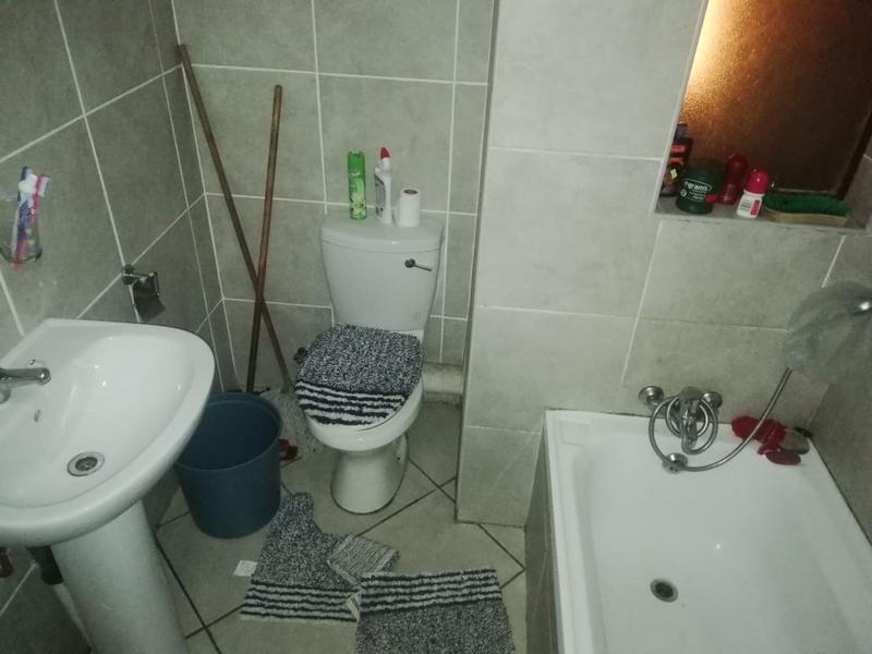 To Let 2 Bedroom Property for Rent in Homelake Gauteng