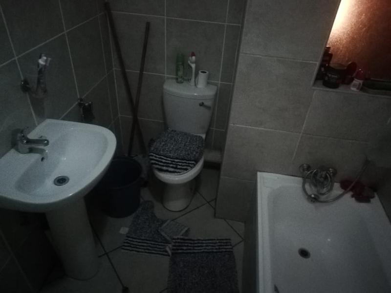 To Let 2 Bedroom Property for Rent in Homelake Gauteng