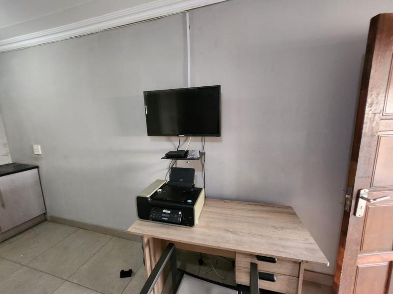 To Let 1 Bedroom Property for Rent in Diepkloof Zone 4 Gauteng