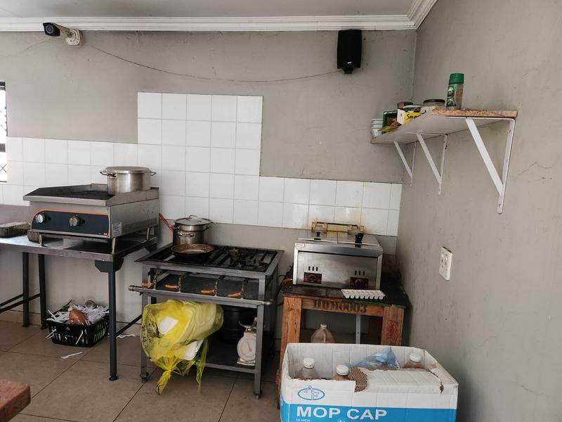 To Let 1 Bedroom Property for Rent in Diepkloof Zone 4 Gauteng