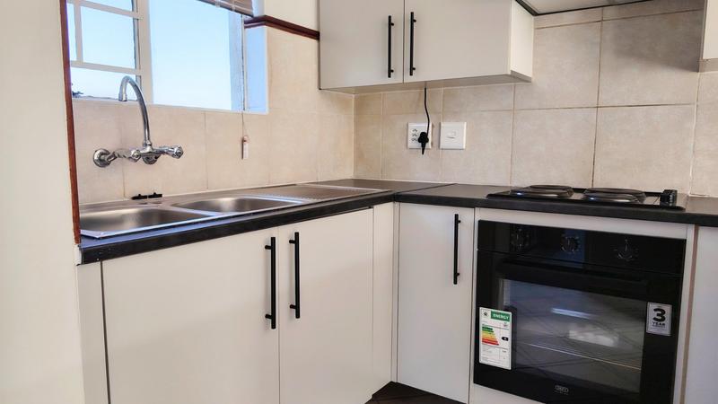 To Let 2 Bedroom Property for Rent in Noordwyk Gauteng