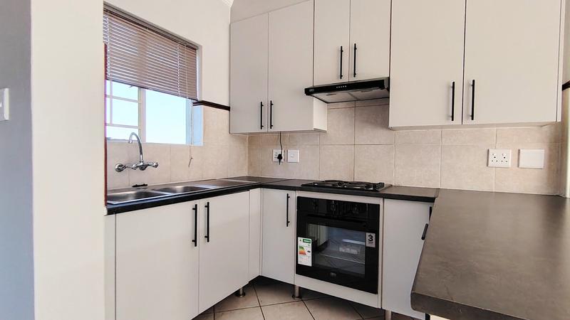 To Let 2 Bedroom Property for Rent in Noordwyk Gauteng