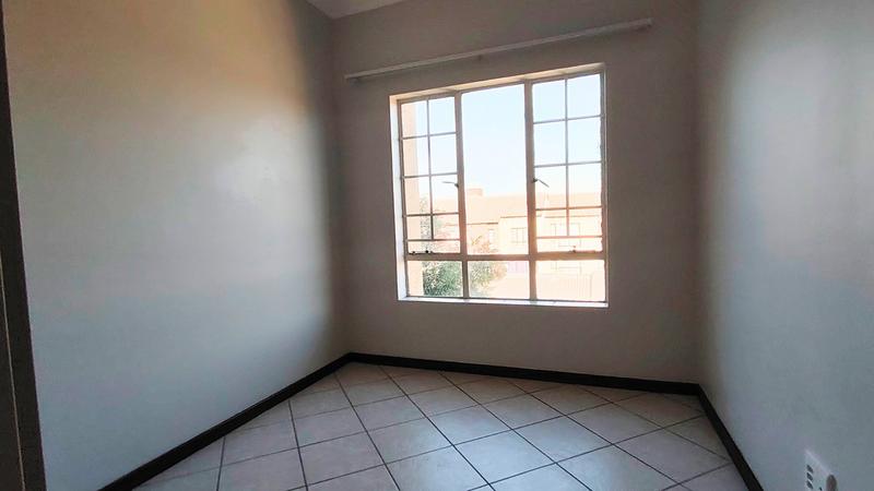 To Let 2 Bedroom Property for Rent in Noordwyk Gauteng