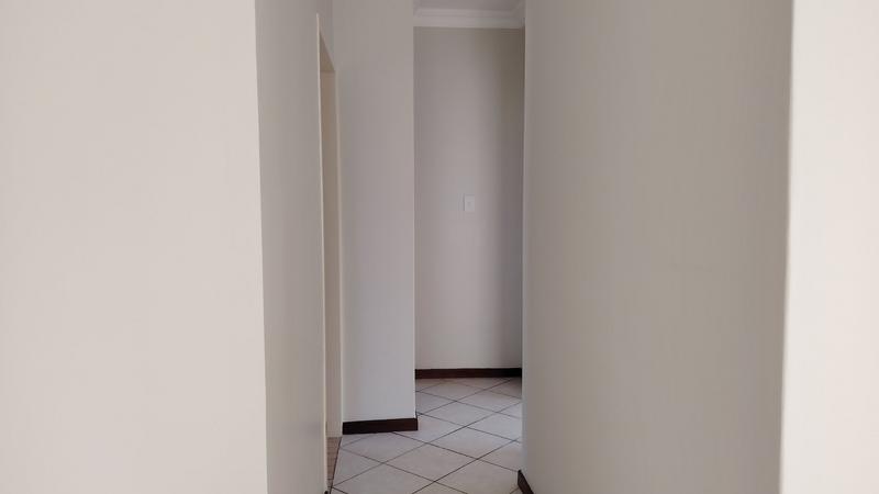 To Let 2 Bedroom Property for Rent in Noordwyk Gauteng