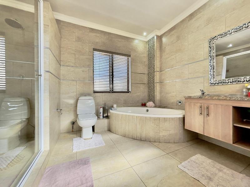 3 Bedroom Property for Sale in Thatchfield Close Gauteng