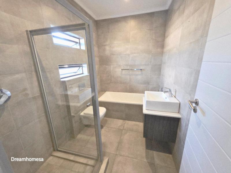 To Let 3 Bedroom Property for Rent in Morningside Gauteng