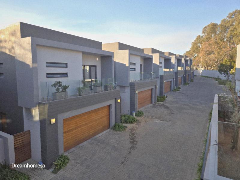 To Let 3 Bedroom Property for Rent in Morningside Gauteng