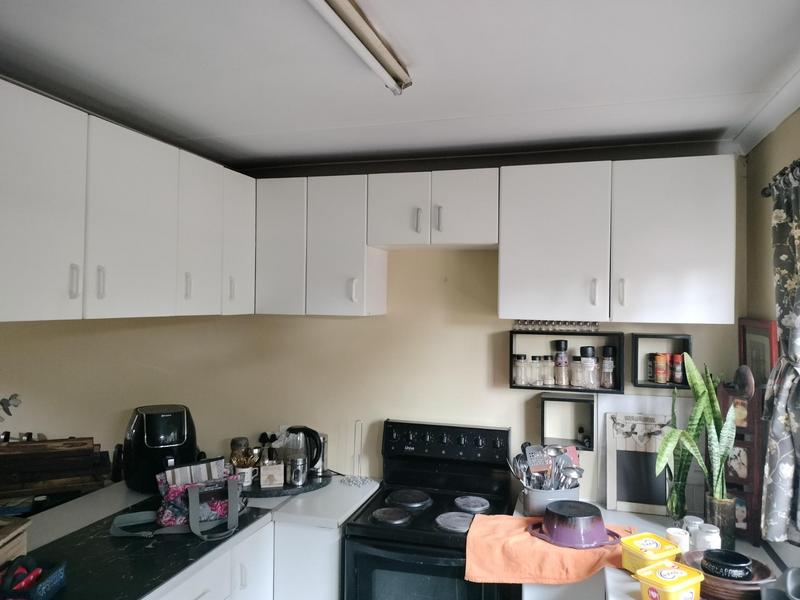 To Let 2 Bedroom Property for Rent in Die Hoewes Gauteng