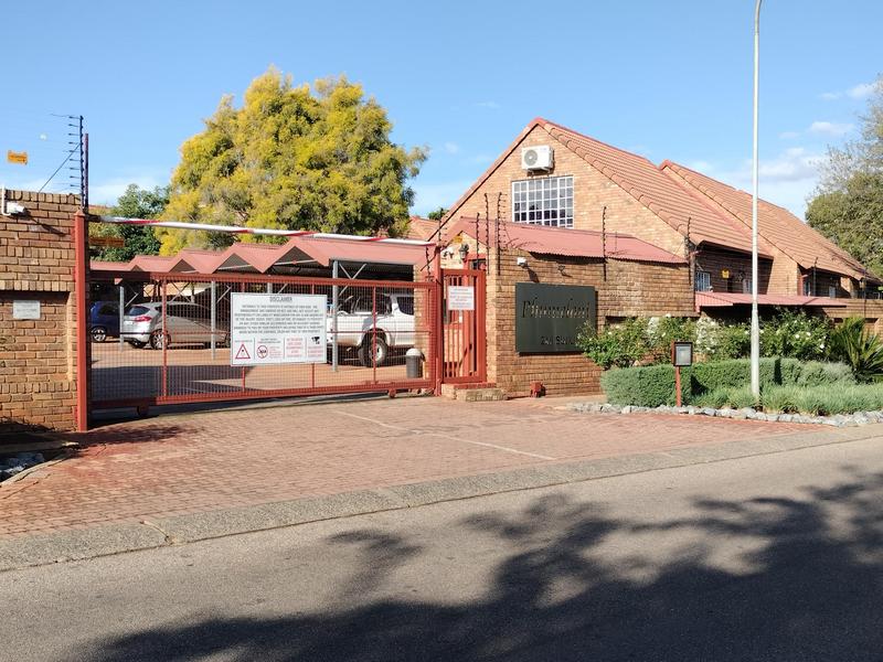 To Let 2 Bedroom Property for Rent in Die Hoewes Gauteng