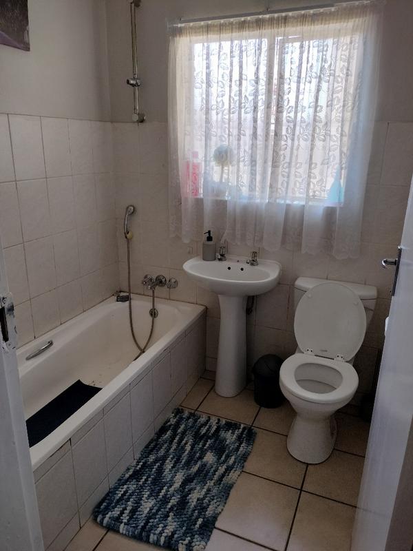 To Let 2 Bedroom Property for Rent in Rooihuiskraal North Gauteng