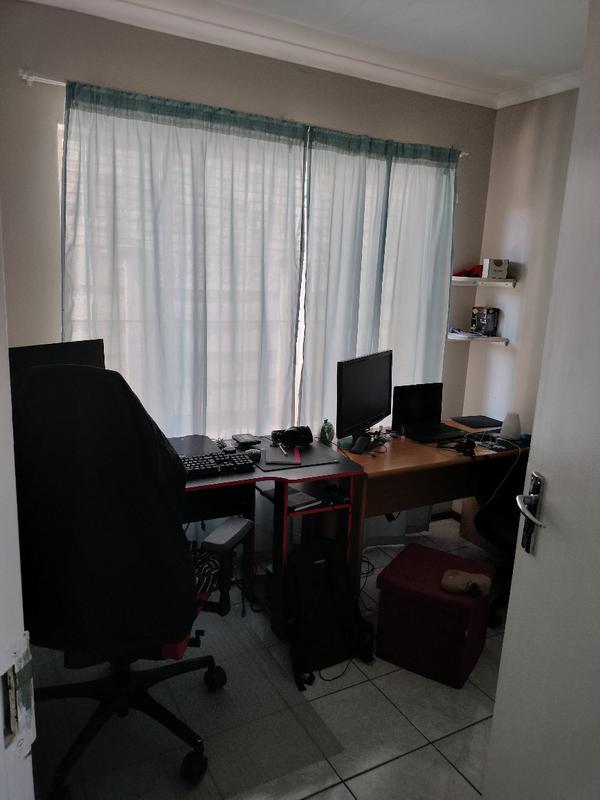 To Let 2 Bedroom Property for Rent in Rooihuiskraal North Gauteng