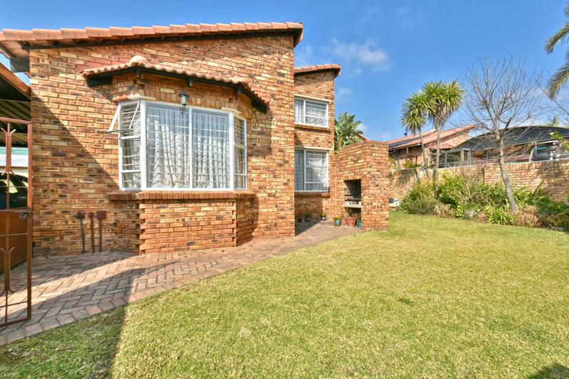 2 Bedroom Property for Sale in Radiokop Gauteng