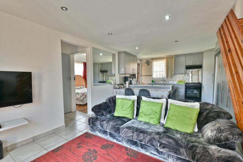 2 Bedroom Property for Sale in Radiokop Gauteng