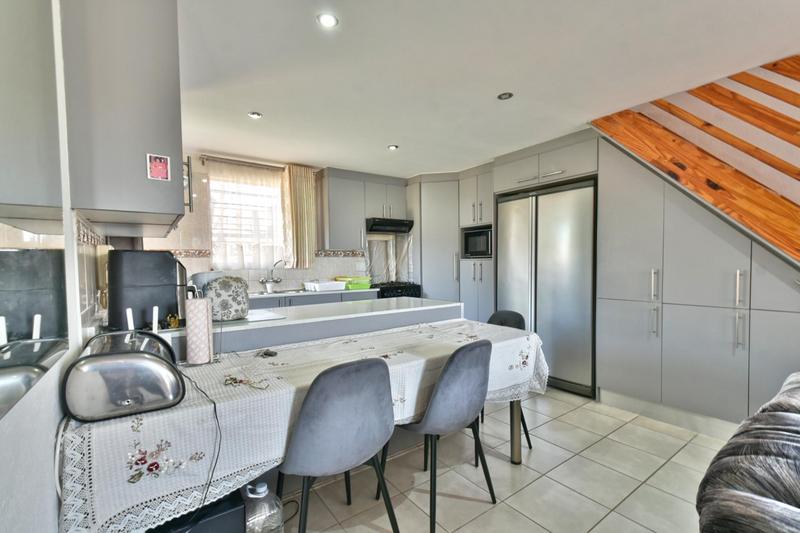 2 Bedroom Property for Sale in Radiokop Gauteng