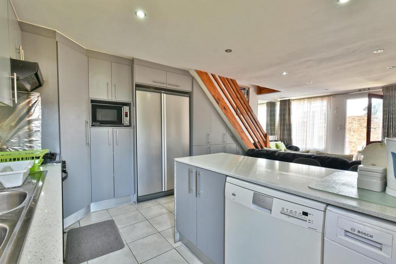 2 Bedroom Property for Sale in Radiokop Gauteng