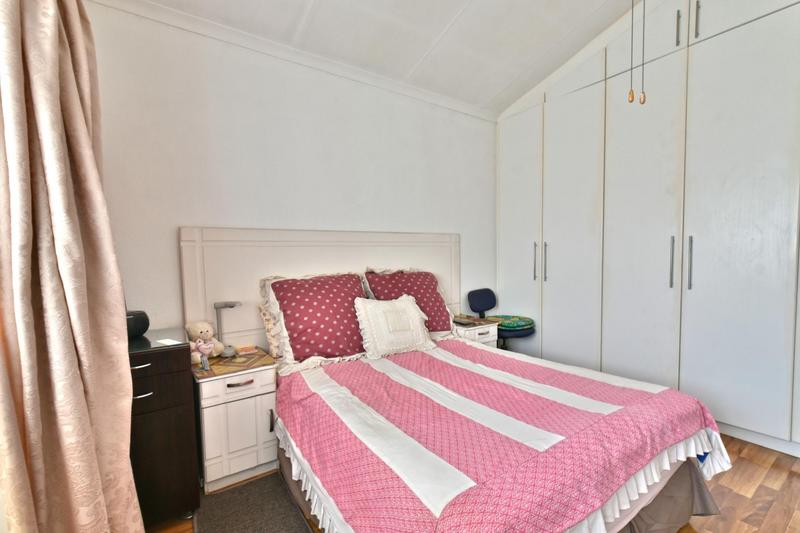 2 Bedroom Property for Sale in Radiokop Gauteng