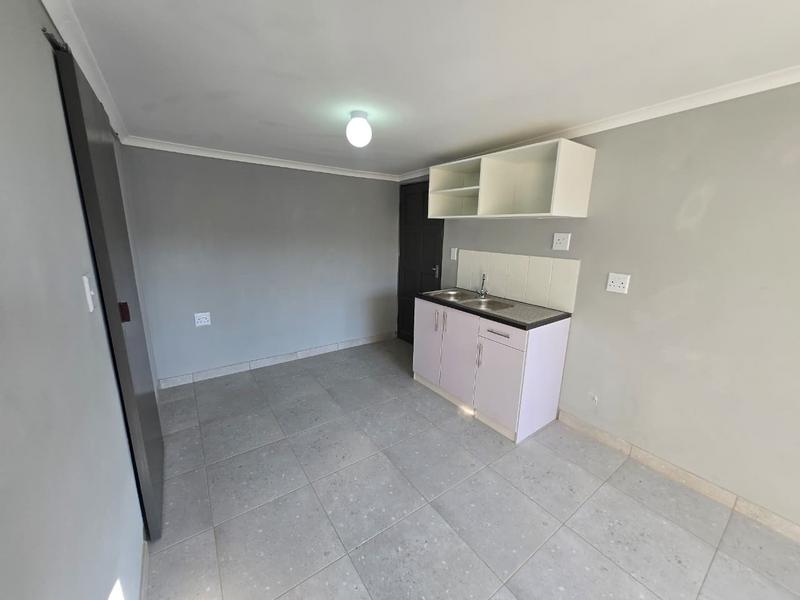 To Let 1 Bedroom Property for Rent in Germiston South Gauteng