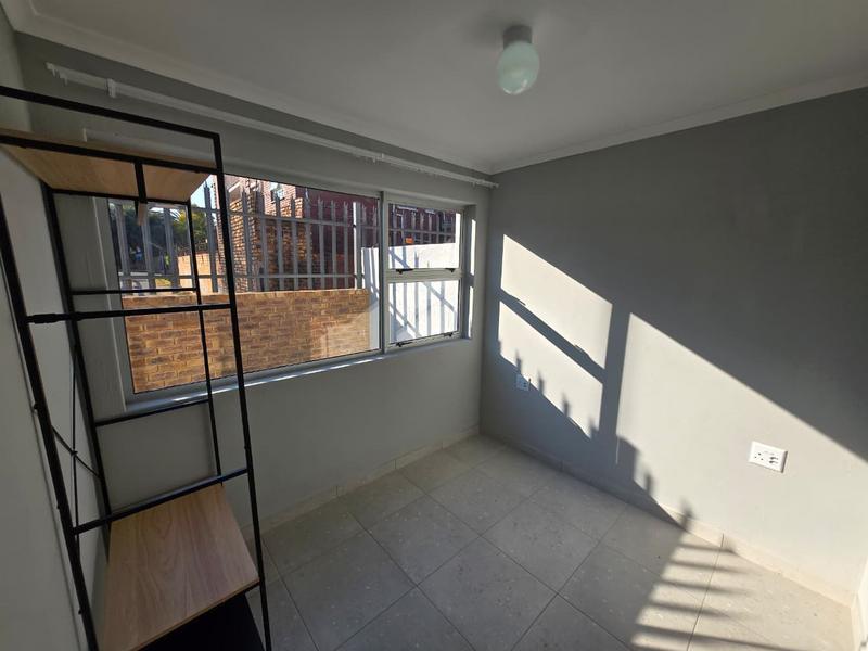 To Let 1 Bedroom Property for Rent in Germiston South Gauteng