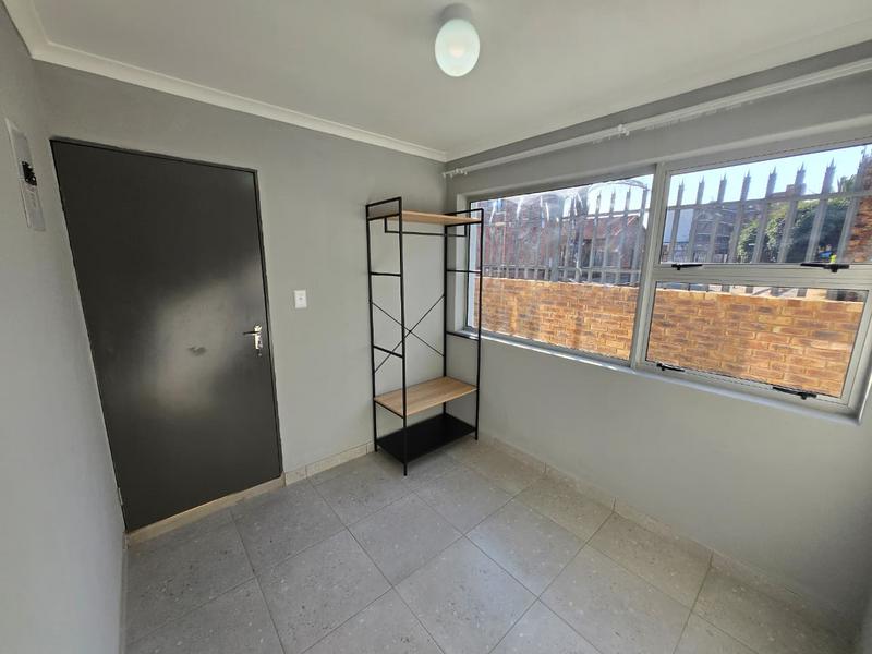 To Let 1 Bedroom Property for Rent in Germiston South Gauteng