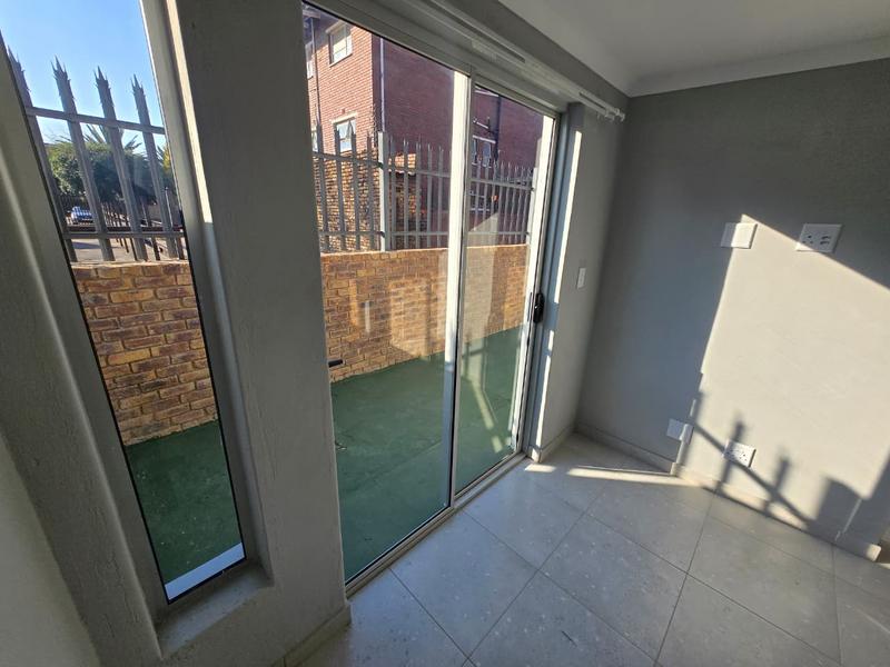 To Let 1 Bedroom Property for Rent in Germiston South Gauteng
